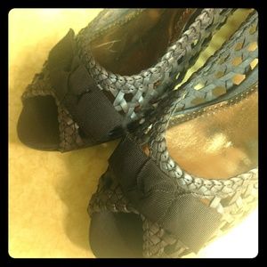 Brown 9 1/2 BONGO heels, no scuffs or marks